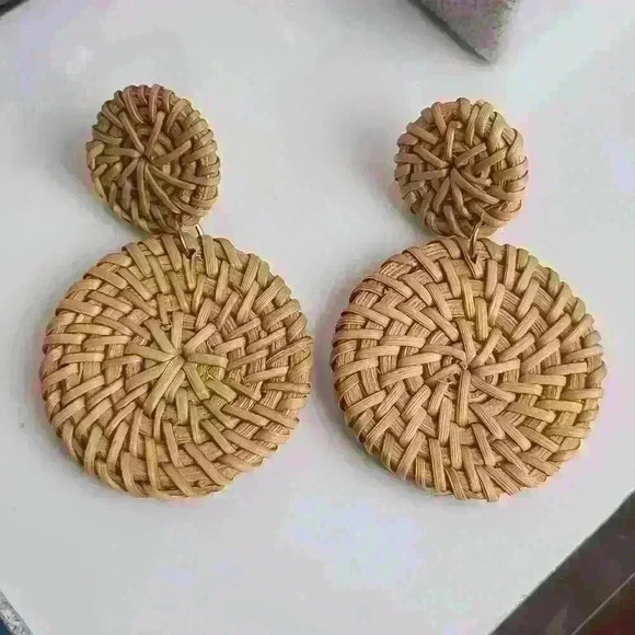 Summer fashion straw earrings tan color - Picture 4 of 9